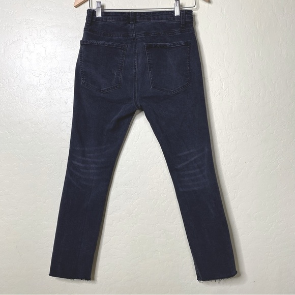 Forever 21 Black High Waisted Straight Leg Distressed Cropped Jeans Size 27 - Picture 7 of 13